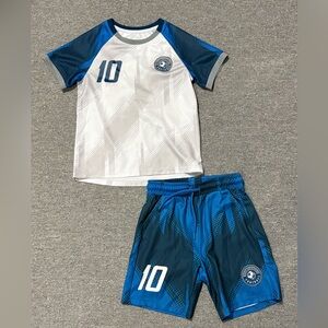 Little boys soccer set amazing condition 4-5T